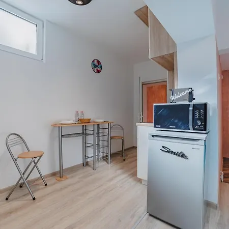 Old Town Studio Apartment *